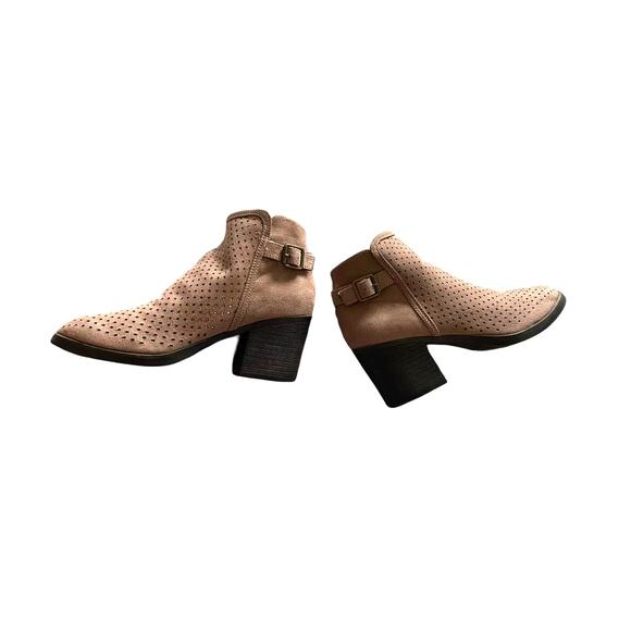 BamBoo Booties Chunky Heel Ankle Boots Women's 8 - Picture 3 of 11